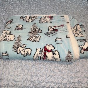 Polar bear throw blanket